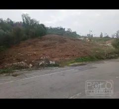 Appartamenti in Vendita - Splendido terreno edificabile in posizione dominante vista lago