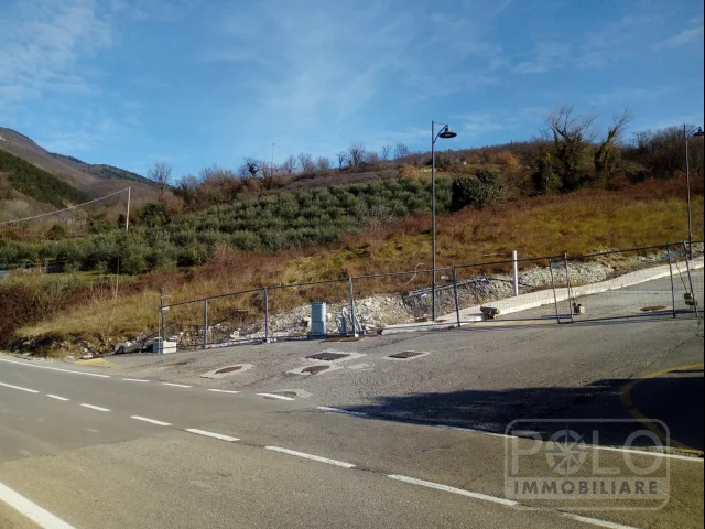 Appartamenti in Vendita - Splendido terreno edificabile in posizione dominante vista lago