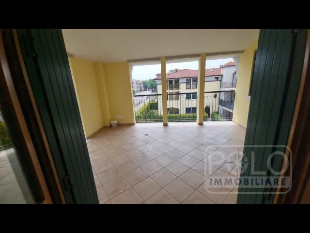 Appartamenti in Vendita - Grande appartamento con ampio giardino