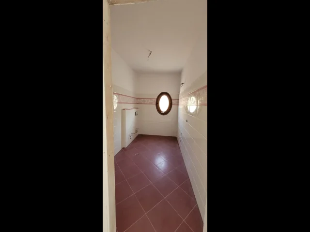 Appartamenti in Vendita - Grande appartamento con ampia terrazza