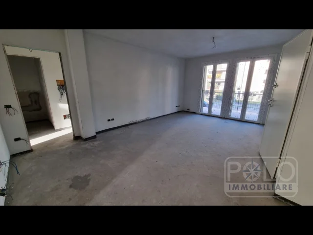 Appartamento con ampia terrazza e affaccio sul verde