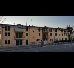 Appartamenti in Vendita - Grande appartamento con ampia terrazza