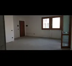 Appartamenti in Vendita - Grande appartamento con ampia terrazza