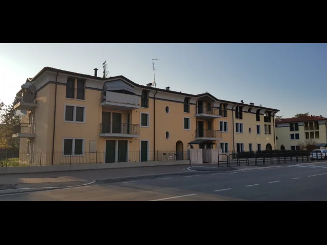 Appartamenti in Vendita - Spazioso appartamento con 3 camere da letto