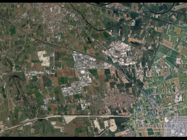 Appartamenti in Vendita - Terreno edificabile industriale di 3000mq in zona festara