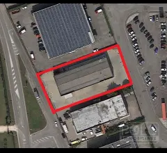 Appartamenti in Vendita - Capannone indipendente zona alta visibilità sulla ss11
