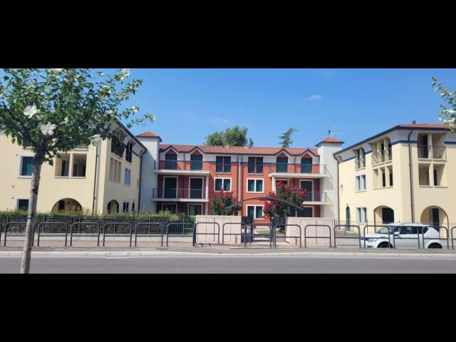 Appartamenti in Vendita - Ultimo piano con 3 camere da letto