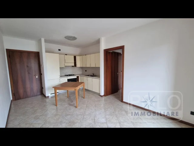 Appartamenti in Vendita - Appartamento con ampio terrazzino in zona residenziale