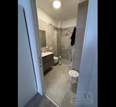 Appartamenti in Vendita - Camera con bagno privato in appartamento condiviso
