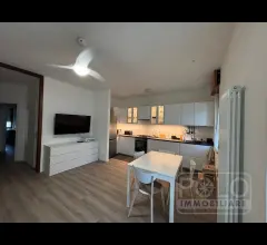 Appartamenti in Vendita - Camera con bagno privato in appartamento condiviso
