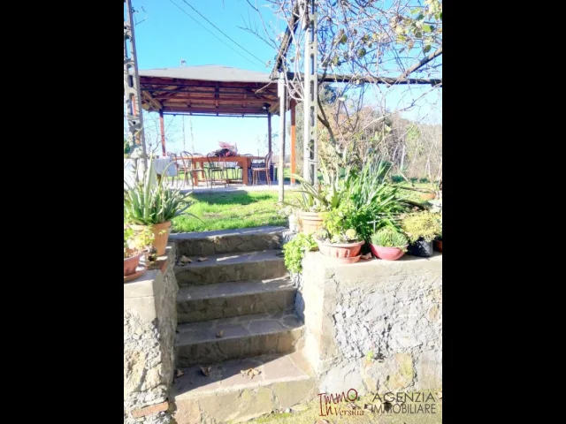 Appartamenti in Vendita - Montigiano: appartamento indipendente, giardino - vista mare