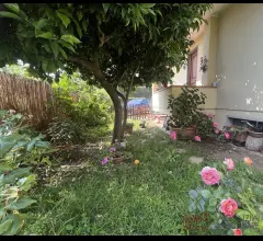 Villetta indipendente con giardino e posto auto