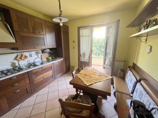 Appartamenti in Vendita - Villetta indipendente con giardino e posto auto