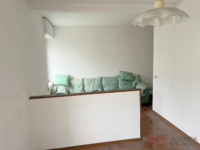 Appartamenti in Vendita - Quiesa: piccolo appartamento in buone condizioni