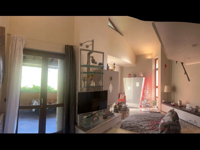 Appartamenti in Vendita - Piano di conca: villa singola con ampio terreno circostante