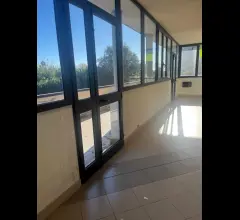 Appartamenti in Vendita - Proprietà direzionale con parcheggio