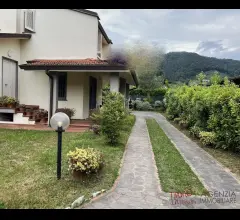 Bella villa singola indipendente con ampio giardino