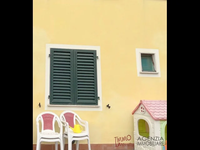 Appartamenti in Vendita - Bozzano: casa indipendente con ampio giardino