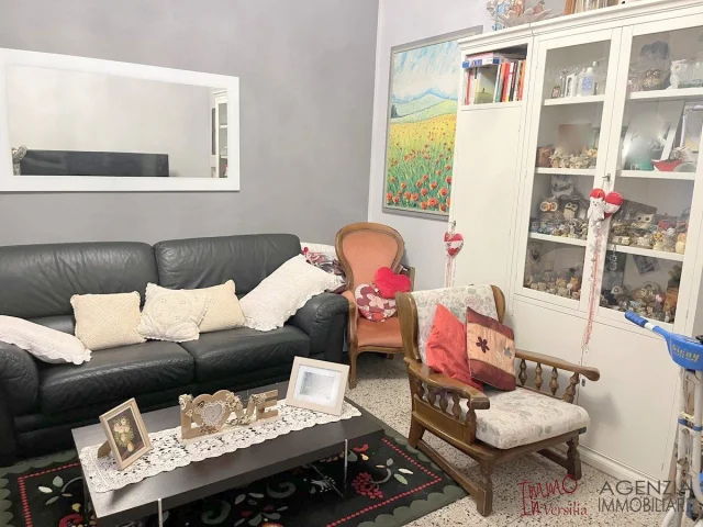 Appartamenti in Vendita - Bozzano: casa indipendente con ampio giardino