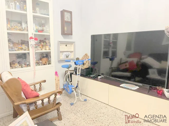 Appartamenti in Vendita - Bozzano: casa indipendente con ampio giardino