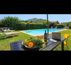 Appartamenti in Vendita - Lucca: elegante proprietà con dependance e piscina
