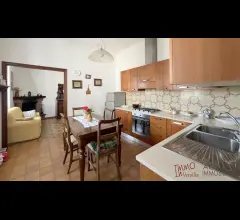 Appartamento indipendente 3 camere e posto auto