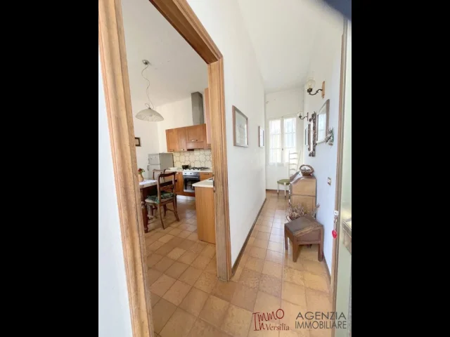 Appartamenti in Vendita - Appartamento indipendente 3 camere e posto auto