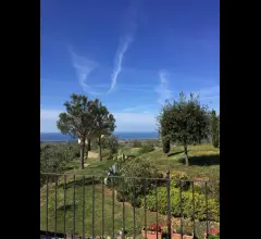 Villa in collina vista mare