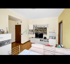 Appartamenti in Vendita - Trilocale ristrutturato - via romualdo bonfadini, 98