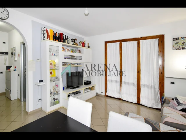 Appartamenti in Vendita - Trilocale in ottimo stato con box e cantina - colturano