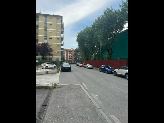 Appartamenti in Vendita - Ampio garage - via trani, 2 - piano s2 - mecenate/forlanini