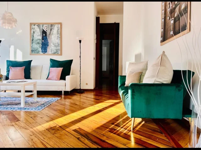Appartamenti in Vendita - Prestigiosa villa con giardino - via maurizio quadrio 16a