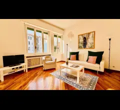 Appartamenti in Vendita - Prestigiosa villa con giardino - via maurizio quadrio 16a
