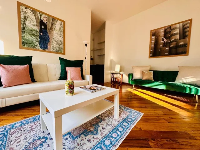 Appartamenti in Vendita - Prestigiosa villa con giardino - via maurizio quadrio 16a