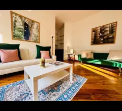 Appartamenti in Vendita - Prestigiosa villa con giardino - via maurizio quadrio 16a