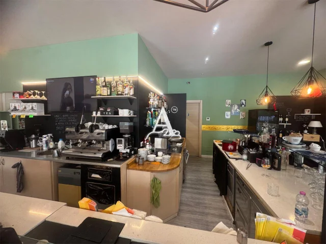Appartamenti in Vendita - Tecnoazienda - bar bistrot giornaliero con plateatico