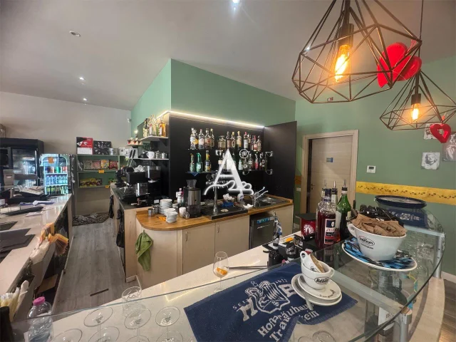 Appartamenti in Vendita - Tecnoazienda - bar bistrot giornaliero con plateatico
