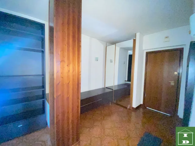 Appartamenti in Vendita - Trilocale arredato con scorcio mare a sistiana