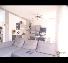 Appartamenti in Vendita - Appartamento in villa con giardino