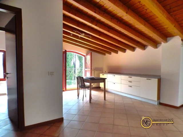 Appartamenti in Vendita - Bilocale con travi a vista