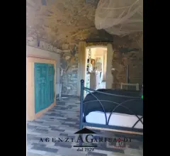 Appartamenti in Vendita - Rustico ristrutturato in stile e uliveto