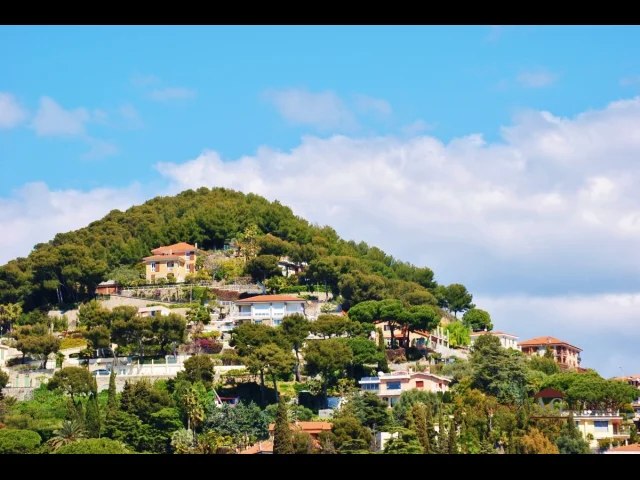 Villa vista mare in prima collina di bordighera
