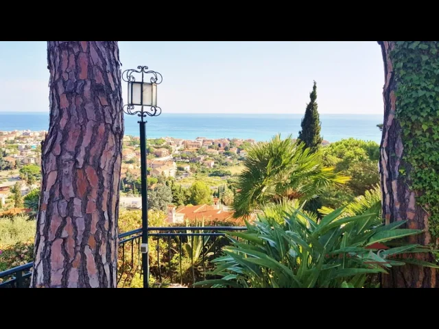 Appartamenti in Vendita - Villa vista mare in prima collina di bordighera