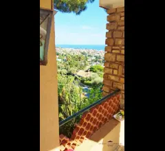 Appartamenti in Vendita - Villa vista mare in prima collina di bordighera