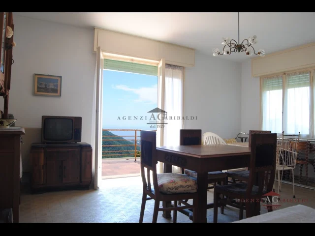 Appartamenti in Vendita - Casa indipendente con giardino vista panoramica