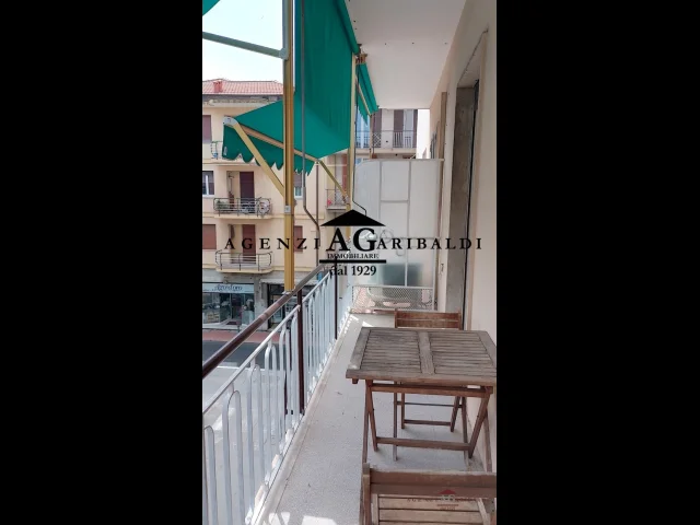 Appartamenti in Vendita - Trilocale in ottime condizioni comodo al mare
