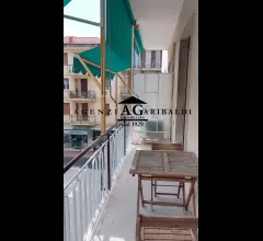 Appartamenti in Vendita - Trilocale in ottime condizioni comodo al mare