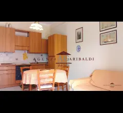Appartamenti in Vendita - Trilocale in ottime condizioni comodo al mare