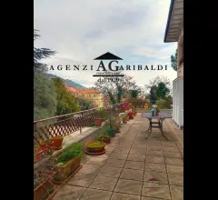 Quadrilocale ristrutturato con terrazza e parcheggio privato