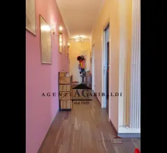 Appartamenti in Vendita - Quadrilocale ristrutturato con terrazza e parcheggio privato
